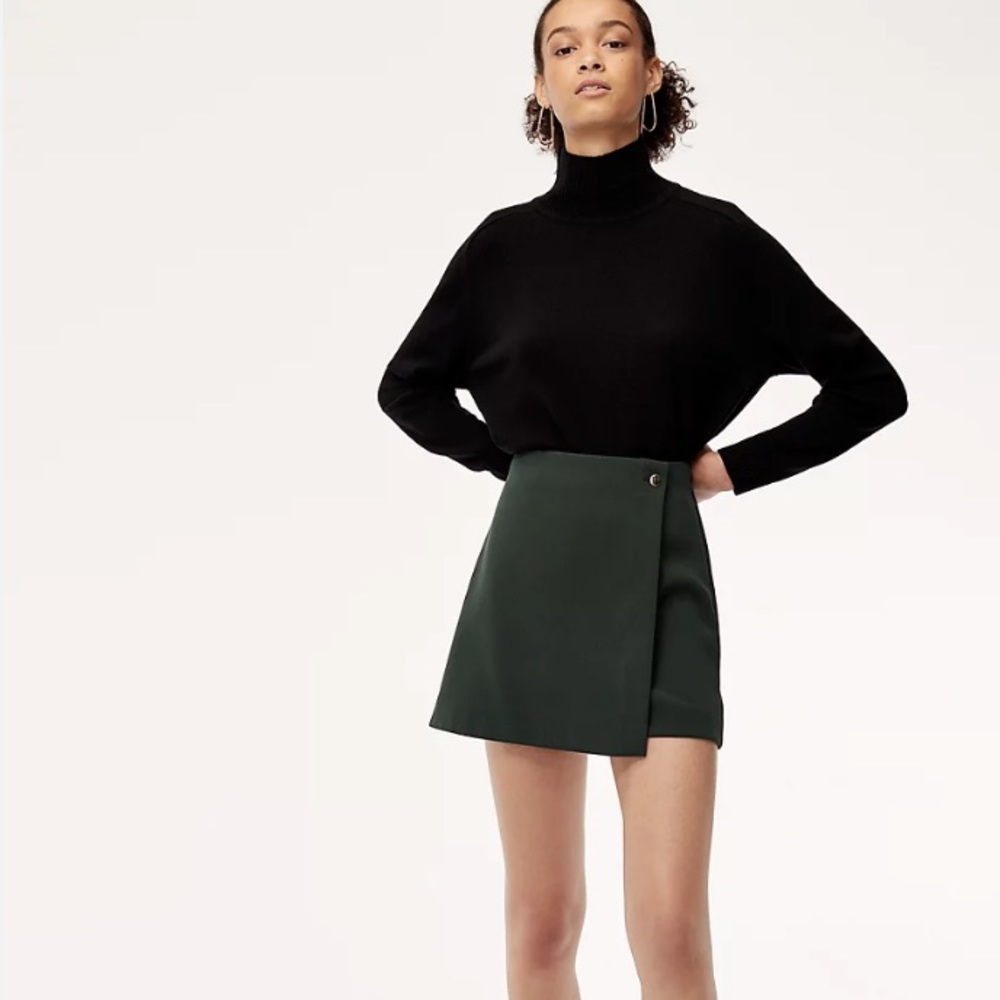Aritzia Babaton ‘Wayne’ Mini Skirt